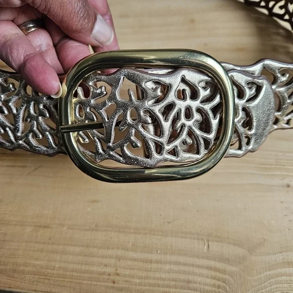 Apt 9 -- 2-Sided Silver and Brown Cutout Design Belt. Approx Length 42" - Picture 5 of 8